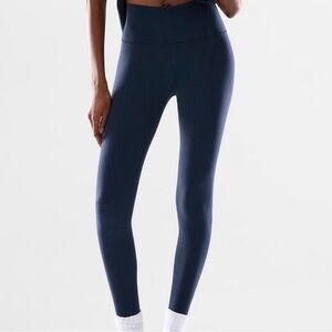 SOLD Aritizia Bitter navy leggings